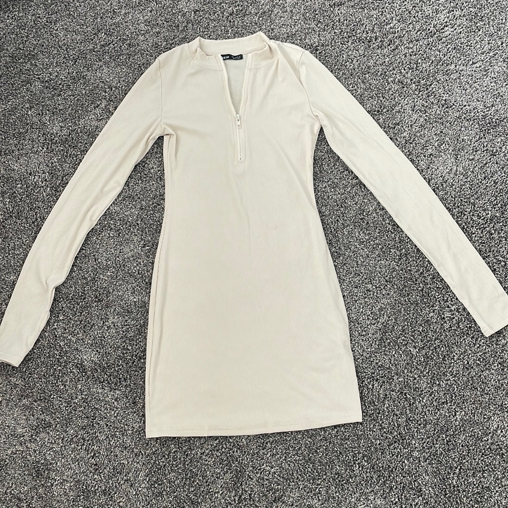 Tan stretchy mid rise longsleeve dress with zipper